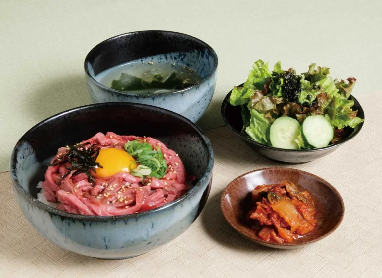 黒毛和牛ユッケ丼ランチ